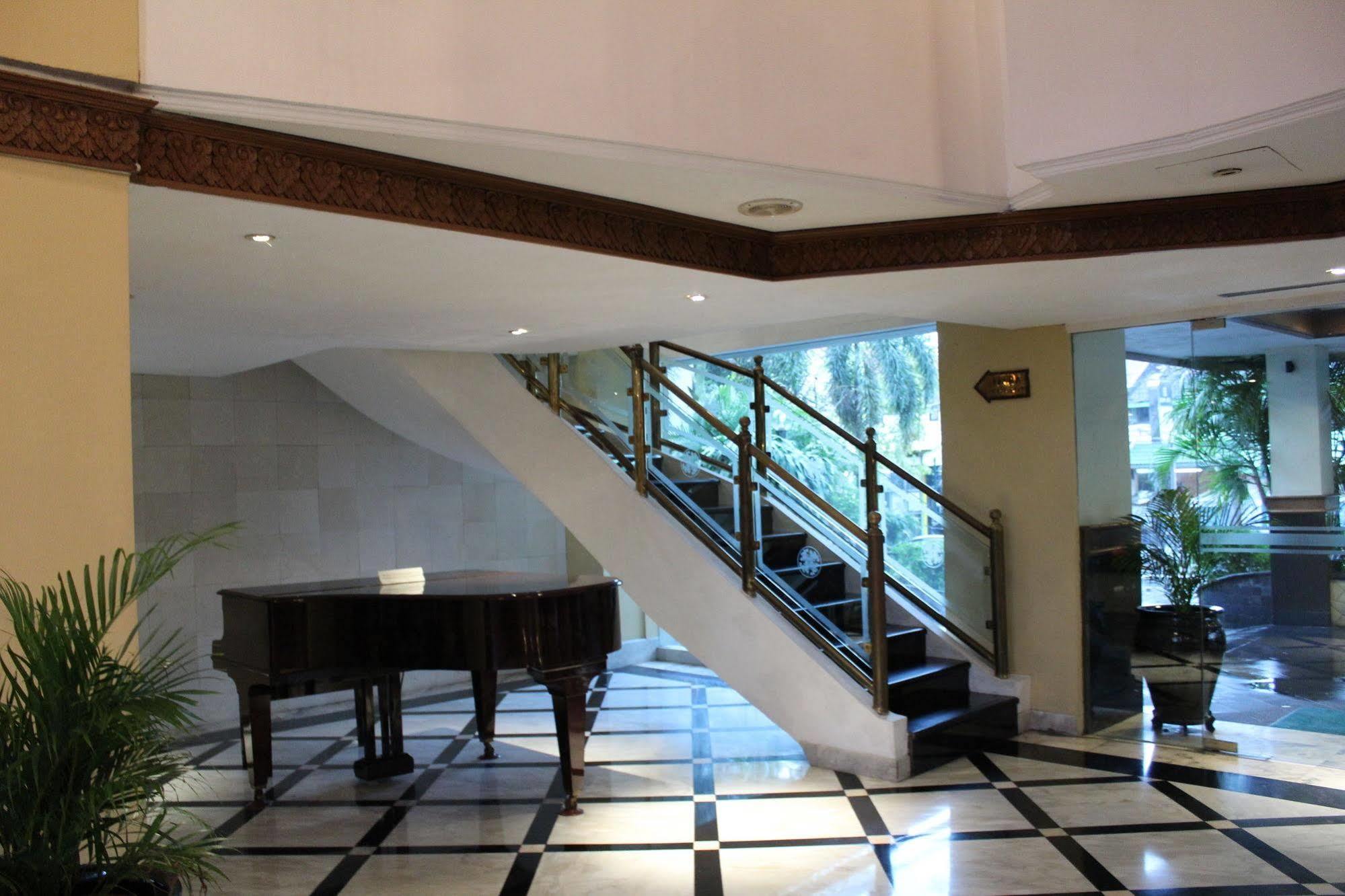 Hotel Mutiara Malioboro Jogjacarta Exterior foto