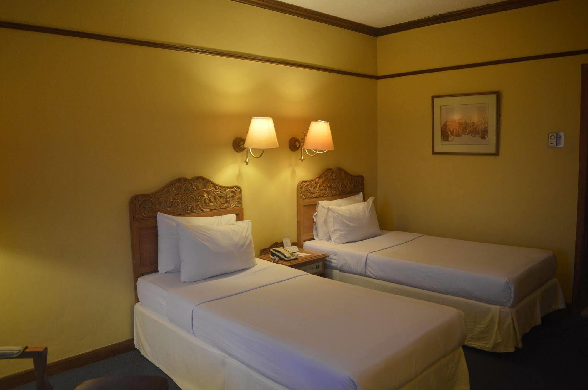 Hotel Mutiara Malioboro Jogjacarta Exterior foto