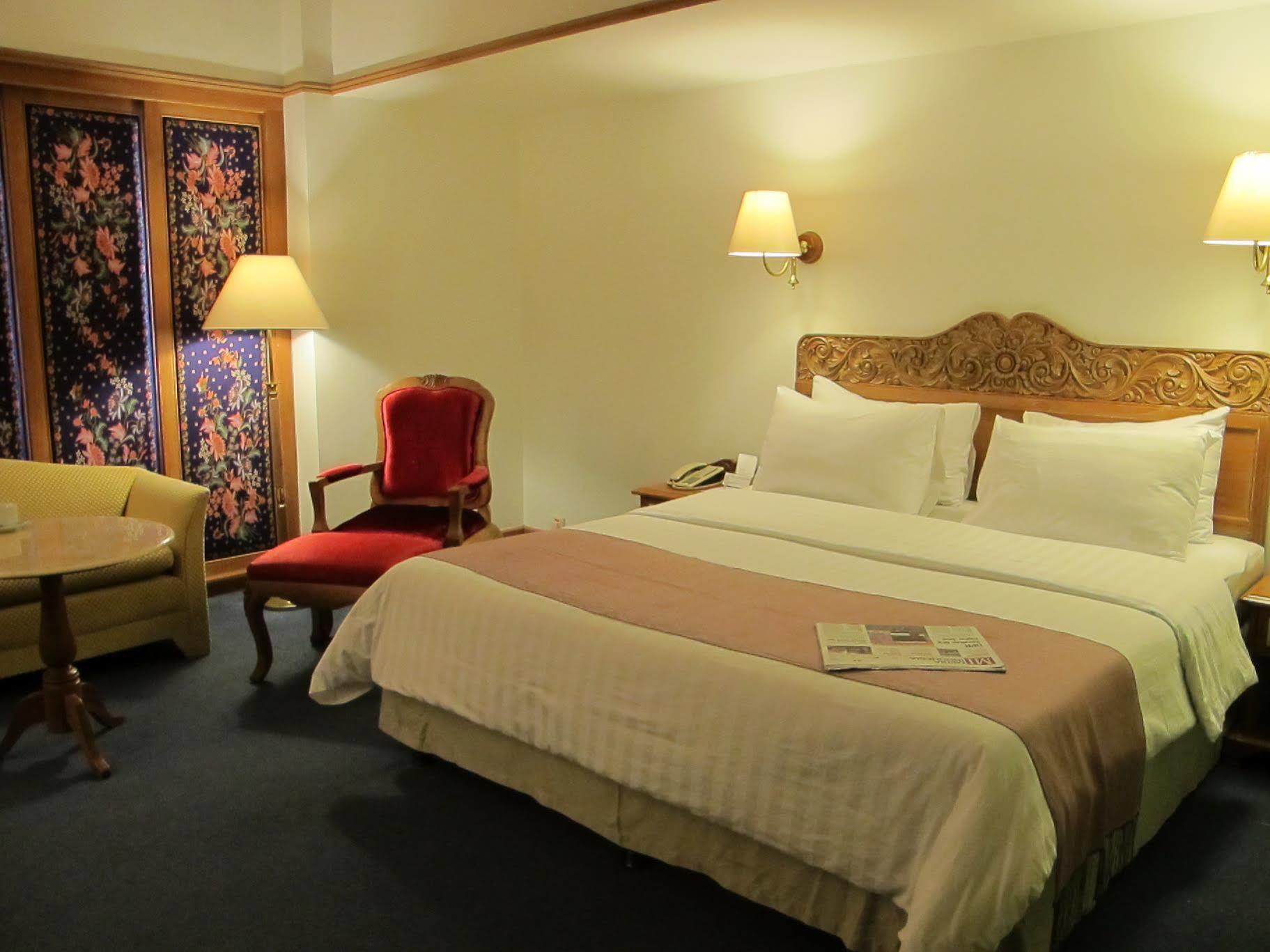 Hotel Mutiara Malioboro Jogjacarta Exterior foto