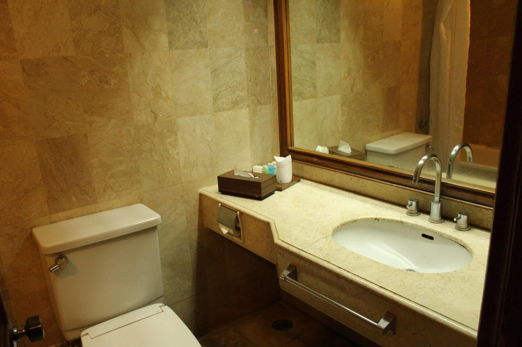 Hotel Mutiara Malioboro Jogjacarta Exterior foto