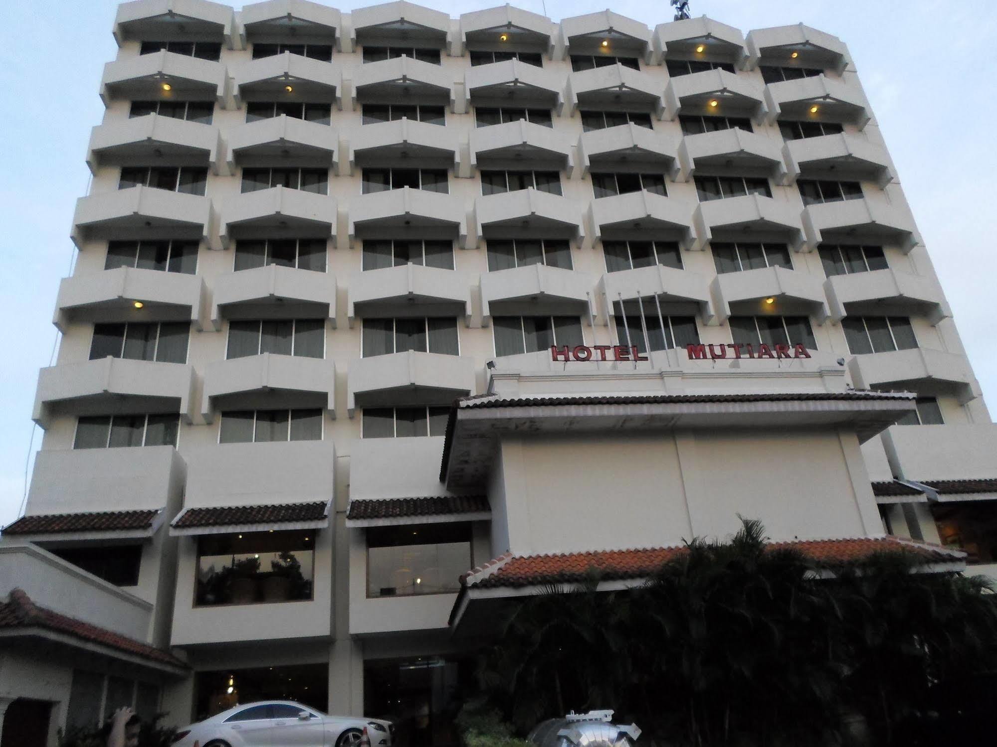 Hotel Mutiara Malioboro Jogjacarta Exterior foto