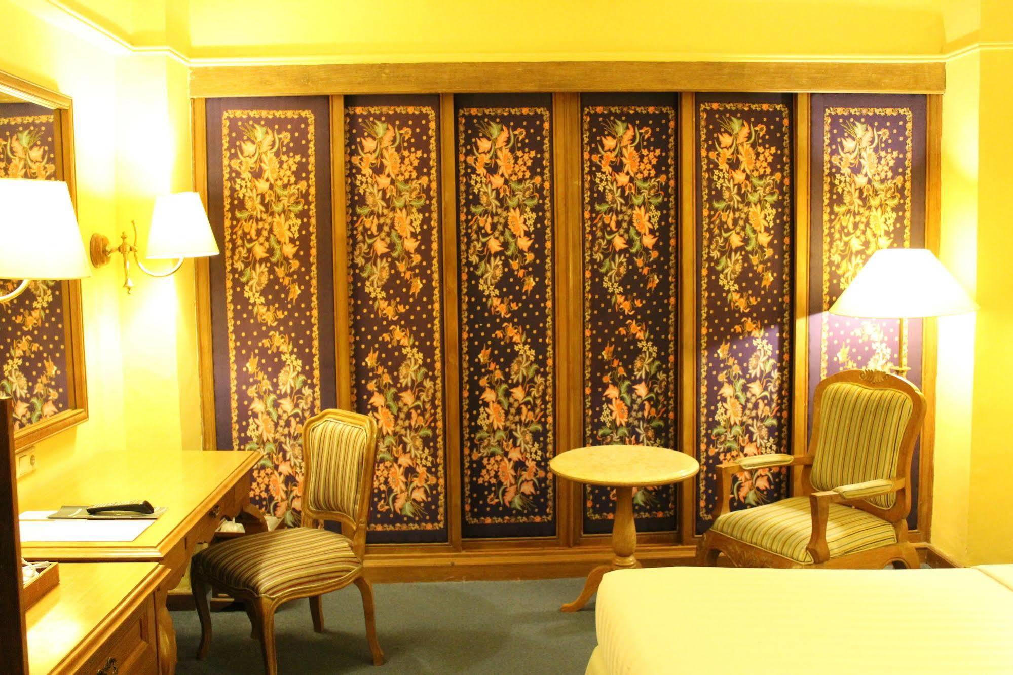 Hotel Mutiara Malioboro Jogjacarta Exterior foto