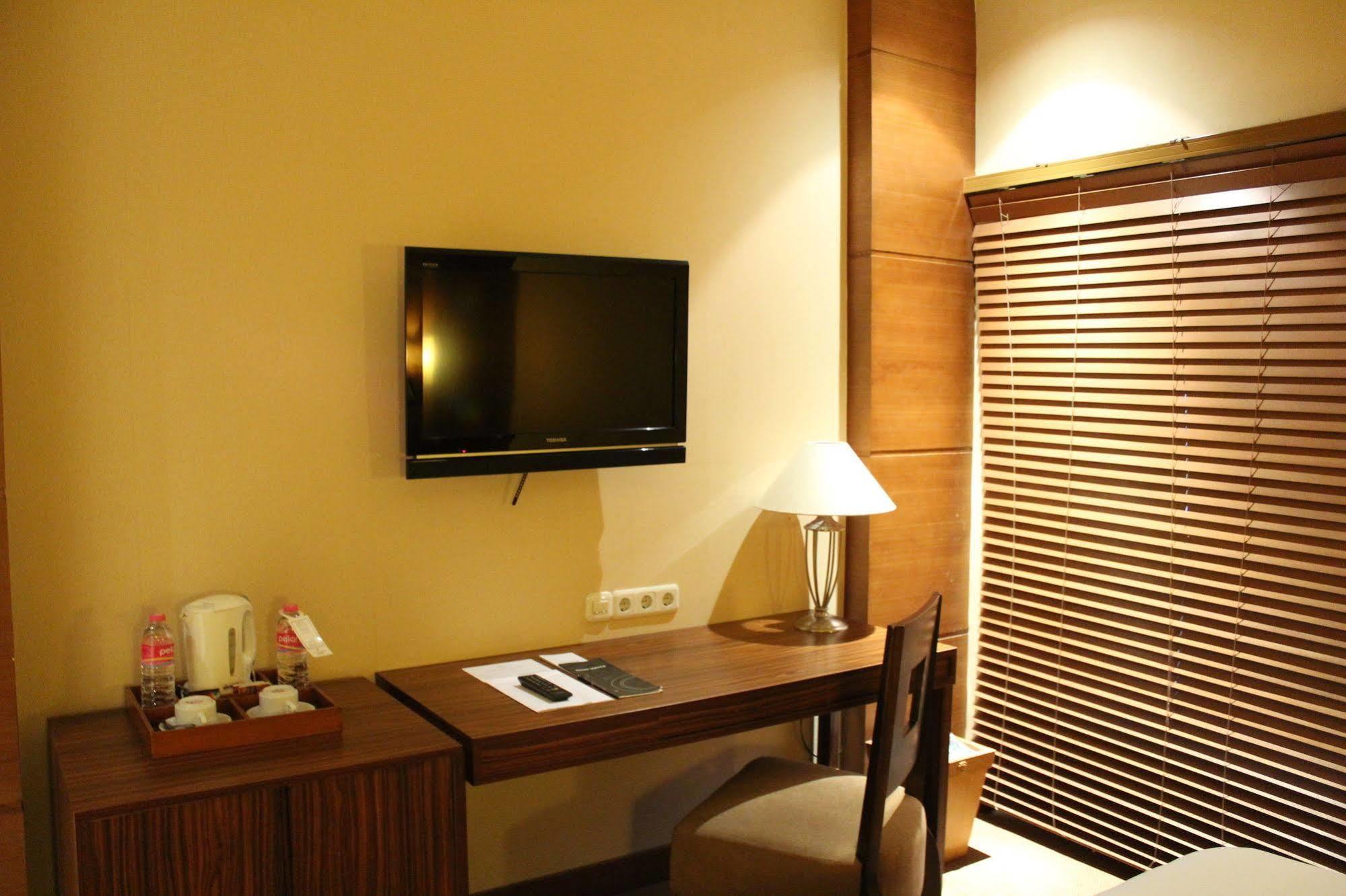 Hotel Mutiara Malioboro Jogjacarta Exterior foto